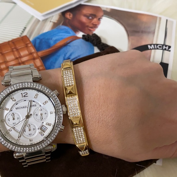 NWT Michael Kors Pyramid Gold Pave Bracelet - Picture 1 of 6